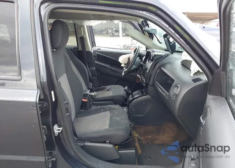 2014 Jeep Patriot Altitude z USA, uszkodzony, nr VIN 1C4NJPBA8ED754149